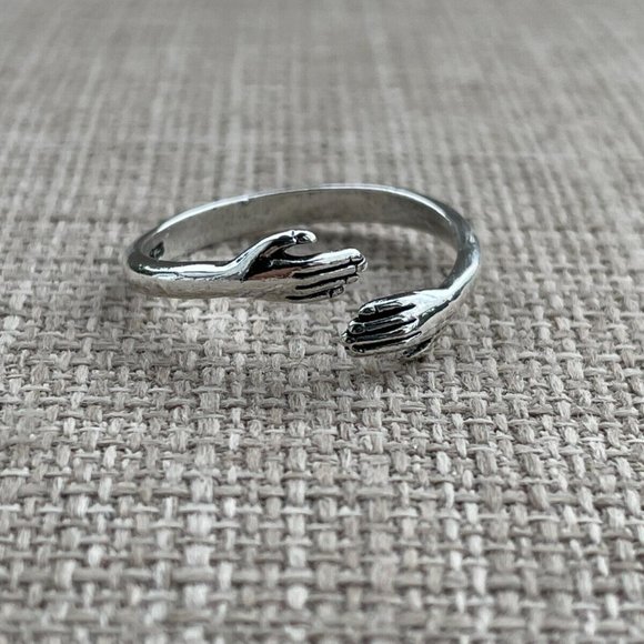 Women Fashion Ring HUG Ring Silver Tone Fashion Jewelry Size 10-12 - Picture 3 of 8